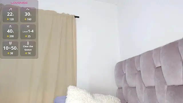 Romiinajackson online show from February 18, 2025, 2:27 am