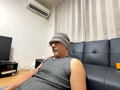 Grandpa29hijii online show from October 18, 2025, 1:12 pm