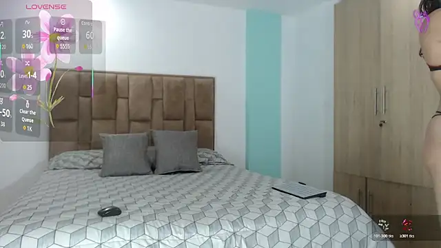 aleejhandraa online show from November 11, 2025, 9:37 pm