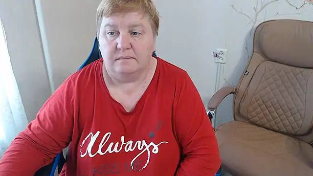 Snapshot of Limonka-Fire chatting on June 8, 2026, 8:15 am Limonka-Fire online show from June 8, 2026, 8:15 am
