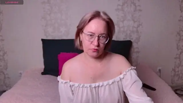 Moonlight Jasmine online show from November 17, 2025, 12:38 am