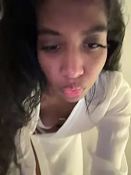 IamCrystal2 online show from December 16, 2024, 2:25 am