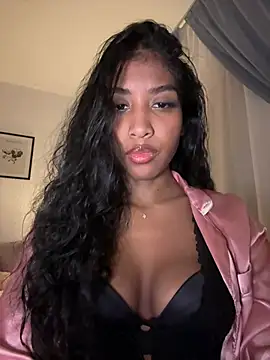 IamCrystal2 online show from February 9, 2025, 10:32 pm