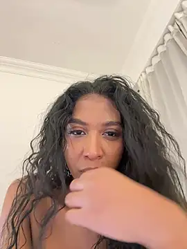 IamCrystal2 online show from May 15, 2026, 11:45 pm