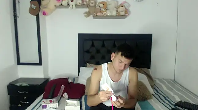 Latin Boy24 online show from February 21, 2025, 3:12 am