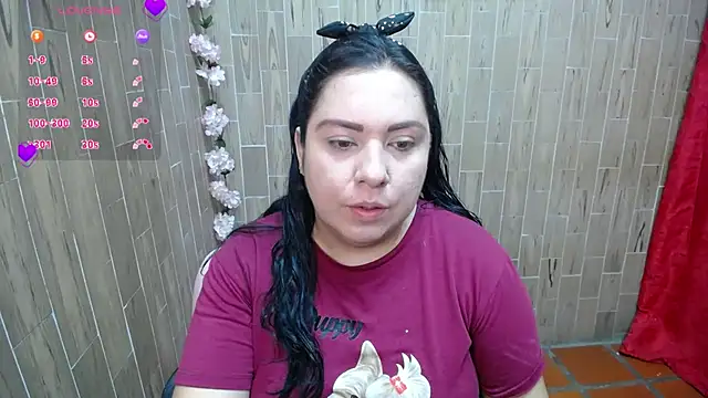 solyeria online show from September 18, 2025, 3:52 am