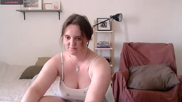 Snapshot of Lella_Ryann_ chatting on July 18, 2026, 9:46 am Lella Ryann online show from July 18, 2026, 9:46 am