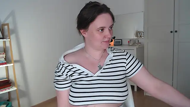 Snapshot of Lella_Ryann_ chatting on July 26, 2026, 11:50 am Lella Ryann online show from July 26, 2026, 11:50 am