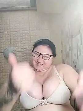 Holly-69 online show from November 23, 2025, 11:10 am