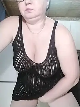 Holly-69 online show from January 9, 2026, 8:32 pm