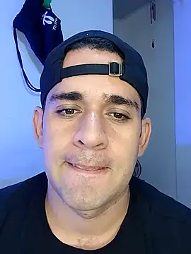 CRISTHIAN GREY01 online show from January 14, 2025, 6:28 pm