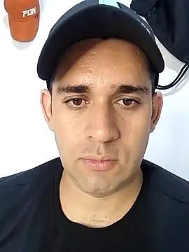 CRISTHIAN GREY01 online show from January 14, 2025, 9:41 pm