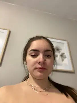 imlindapink online show from January 30, 2025, 4:24 pm