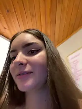 imlindapink online show from February 10, 2025, 4:58 pm