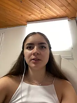 imlindapink online show from February 12, 2025, 2:32 pm