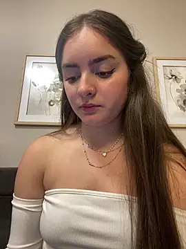 imlindapink online show from February 26, 2025, 6:43 pm