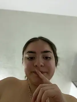 imlindapink online show from March 4, 2025, 4:09 pm