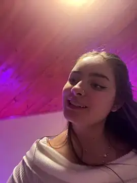 imlindapink online show from March 5, 2025, 1:21 am