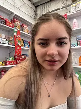 imlindapink online show from April 20, 2026, 6:53 pm