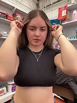 imlindapink online show from April 22, 2026, 4:41 pm