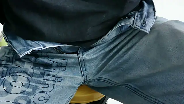 XiaoGuoGuo284512 online show from January 23, 2025, 6:49 am