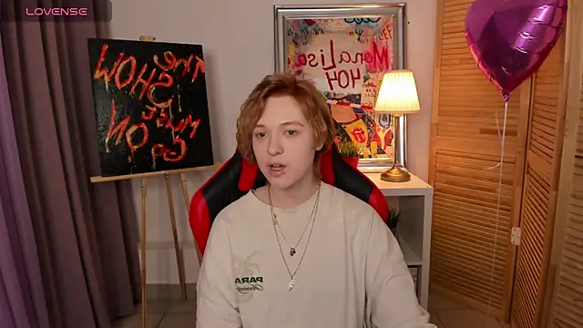 fiamoory online show from March 8, 2025, 4:34 am