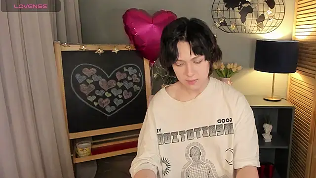 fiamoory online show from March 19, 2025, 4:36 am