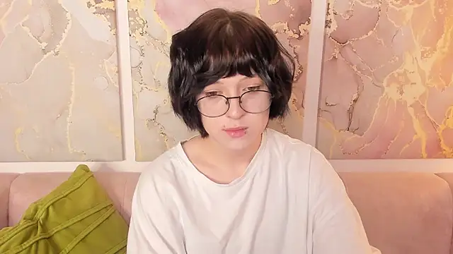 fiamoory online show from December 3, 2025, 1:02 am