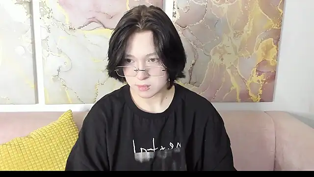 fiamoory online show from March 10, 2026, 1:21 am