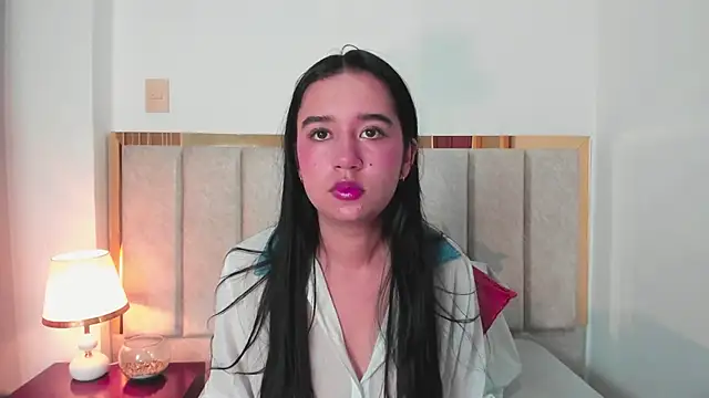 Snapshot of LaraGoldd chatting on September 30, 2025, 10:59 pm LaraGoldd online show from September 30, 2025, 10:59 pm