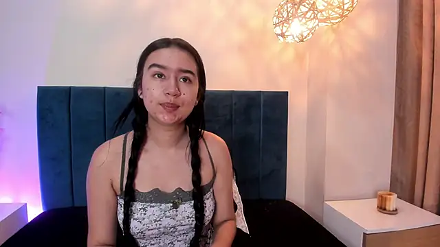 Snapshot of LaraGoldd chatting on February 18, 2026, 12:50 am LaraGoldd online show from February 18, 2026, 12:50 am