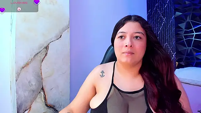 JulietaKane online show from April 23, 2026, 9:17 pm