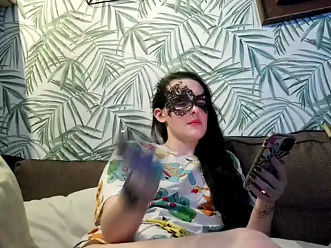 LexiSnowUK online show from March 6, 2025, 1:16 am