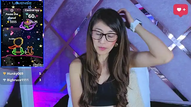  jade white  online show from March 3, 2026, 3:07 pm