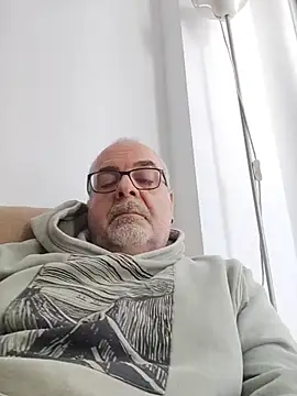 Satiro Sevilla online show from April 12, 2026, 11:26 am