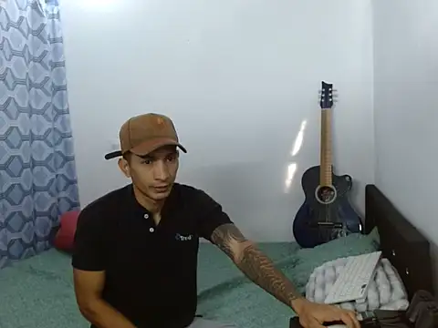 latino hotxxx online show from November 12, 2025, 2:17 pm