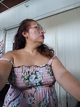 anniecoopeer online show from April 20, 2026, 7:26 pm