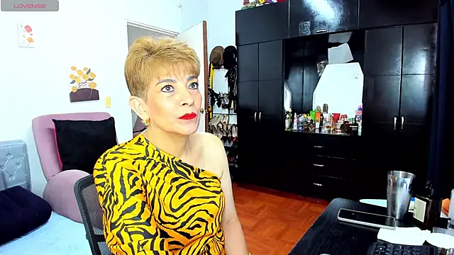 Angelina Stone 65 online show from April 21, 2026, 9:39 pm