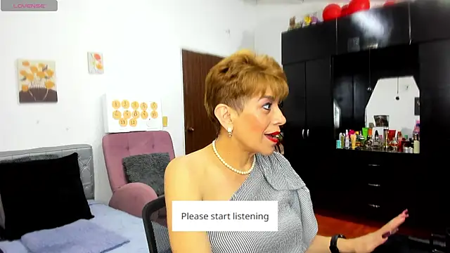 Snapshot of Angelina_Stone_65 chatting on May 7, 2026, 12:38 am Angelina Stone 65 online show from May 7, 2026, 12:38 am