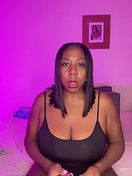 Snapshot of IsabellaaSmith chatting on June 4, 2026, 1:33 am IsabellaaSmith online show from June 4, 2026, 1:33 am