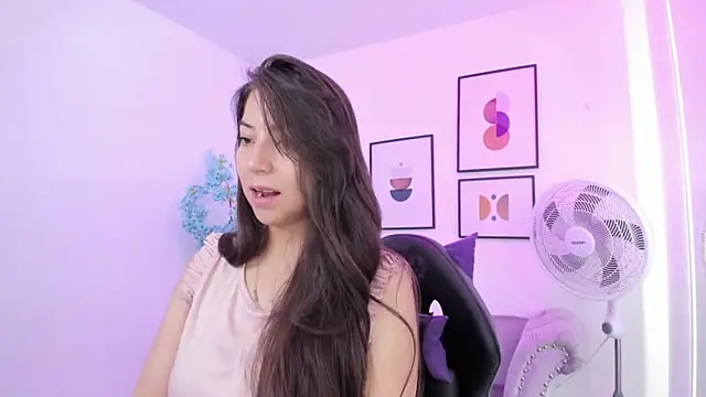 Ema louis  online show from January 17, 2025, 12:31 pm