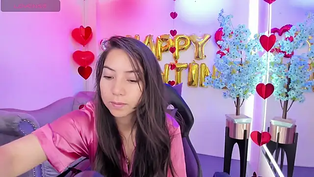 Ema louis  online show from February 14, 2025, 12:14 pm