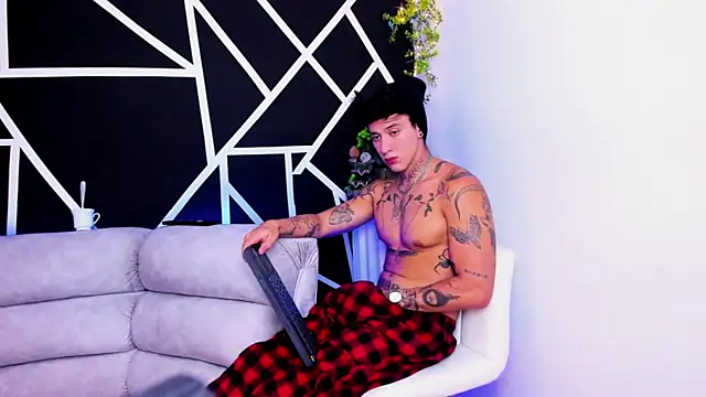 JUSTIN FULLER1 online show from February 13, 2025, 11:15 pm