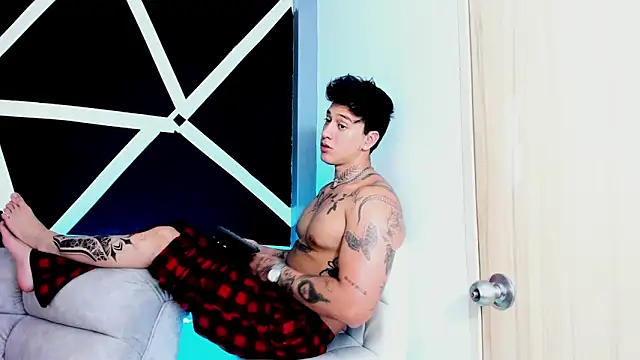 JUSTIN FULLER1 online show from September 24, 2025, 6:55 pm