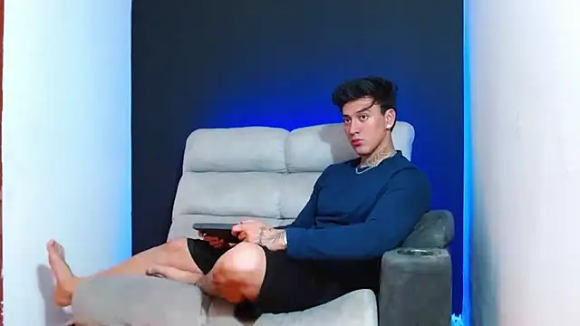 JUSTIN FULLER1 online show from January 16, 2026, 4:27 am