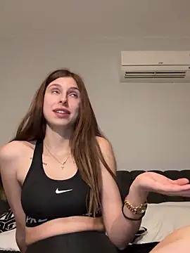 emma05 online show from February 16, 2025, 6:21 pm