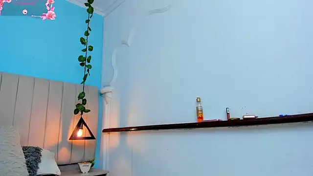 JulianaWaldo online show from February 14, 2025, 4:09 pm