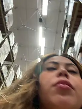 lariic online show from April 24, 2026, 11:45 am