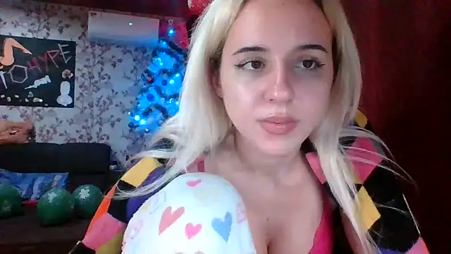 Puregirlaa online show from January 15, 2025, 6:51 pm