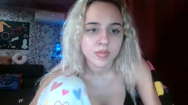 Puregirlaa online show from January 28, 2025, 7:10 pm